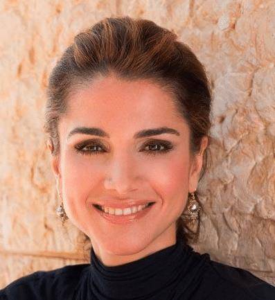 51岁约旦王后:和莱蒂齐亚同框像双生姐妹,大度接纳逃婚的小姑子