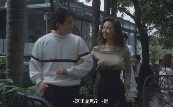 她替代导演本人在电影中现身,对无头尸奔跑,死人活过来,活人