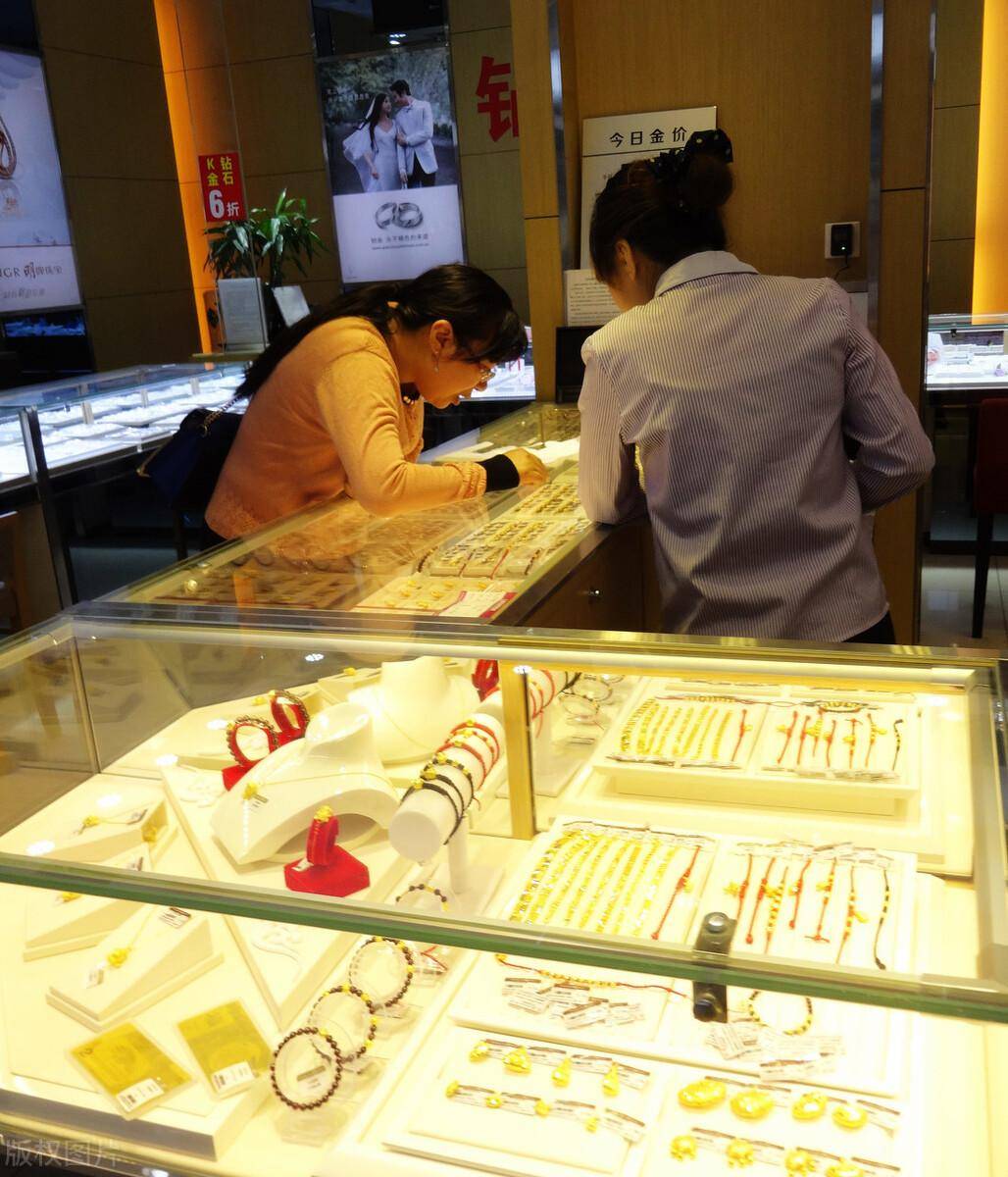 520将至,周大福等金店破纪录740元/克!珠宝店老板心慌慌