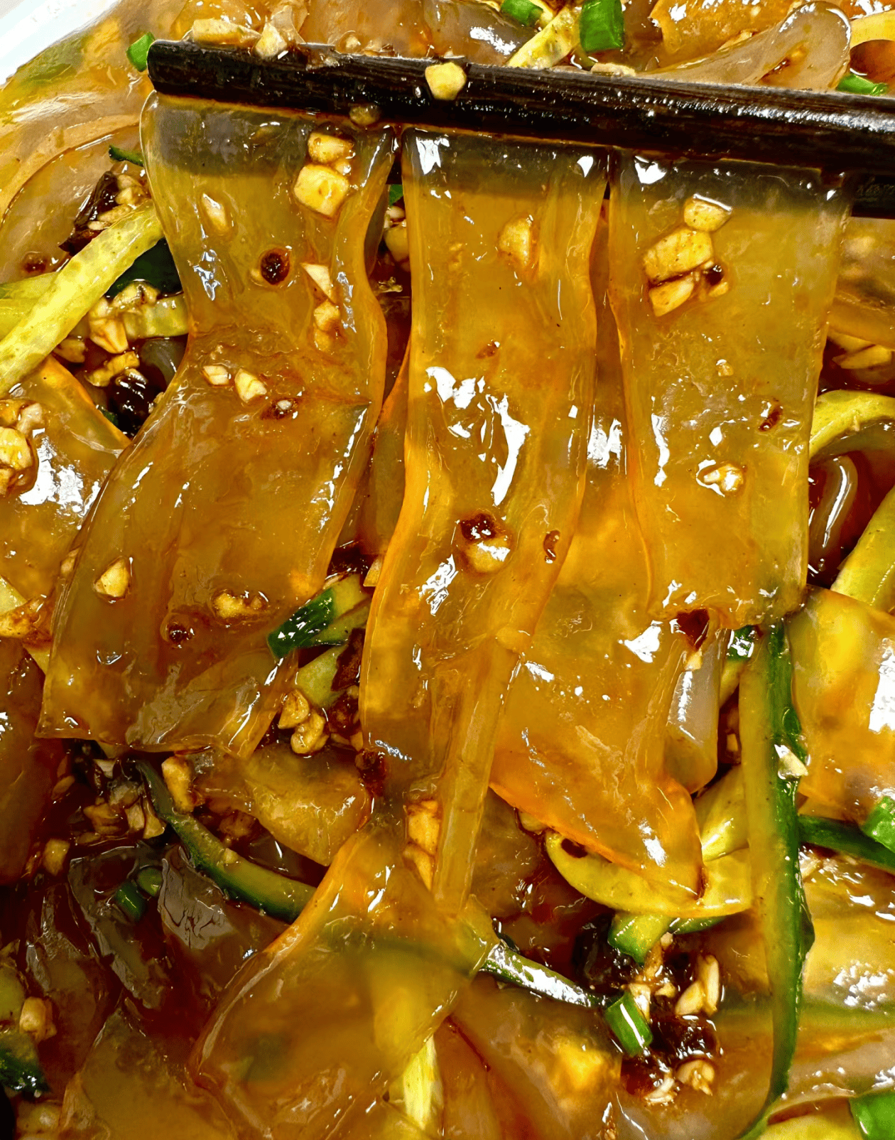 香辣过瘾的老干妈拌拉皮,巨巨巨好吃!