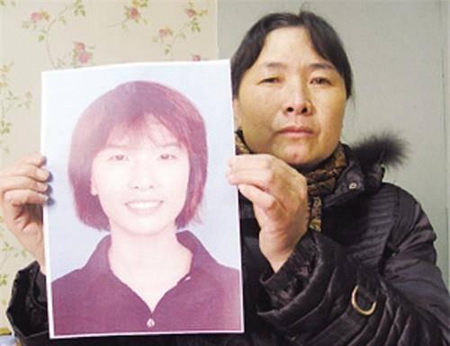 20岁女孩遇害,警方找不到尸体,清洁工:她在垃圾桶,有2000多片