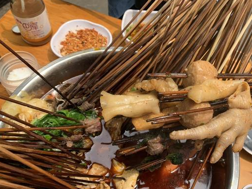 四川成都:麻辣鲜香程度堪比火锅,这家冷锅的花串串吃的是成都味