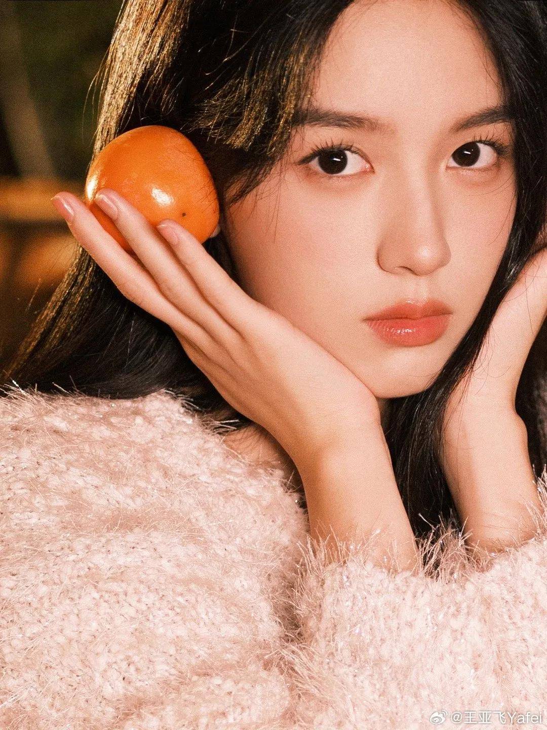 赵露思近照美爆全网:内娱普女脸居然变豪门千金颜!_金鹤_化妆_女明星
