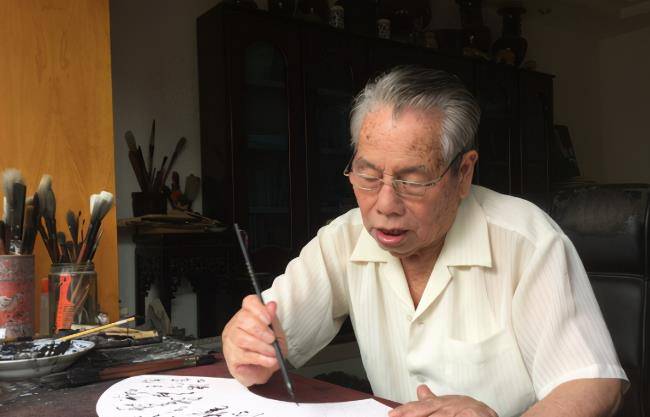 重庆88岁老书法家,因不满丑书横行,两次主动退出书协_李逸_艺术_利益