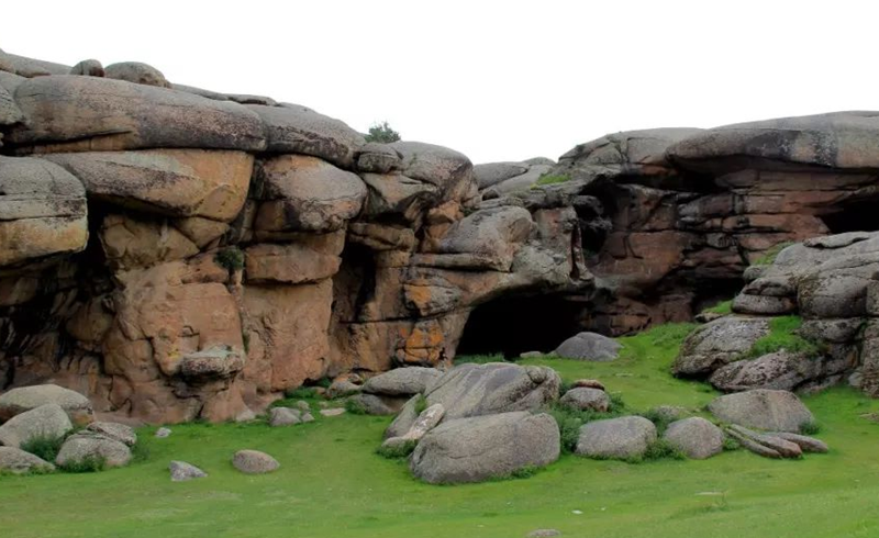 新疆发现万年前"通天洞遗址",专家:东西方文化交流的重要证据