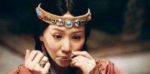 古代士兵行军如何解决生理问题,越王勾践想出一个方法,实在缺德