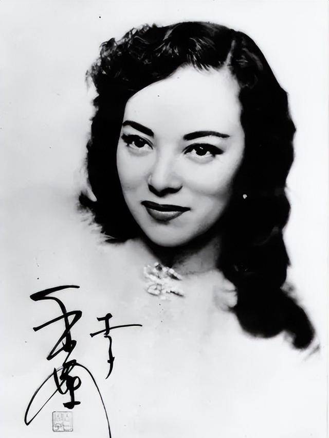 著名歌星李香兰,背叛祖国被判死刑,枪决前爆出一秘密被无罪释放