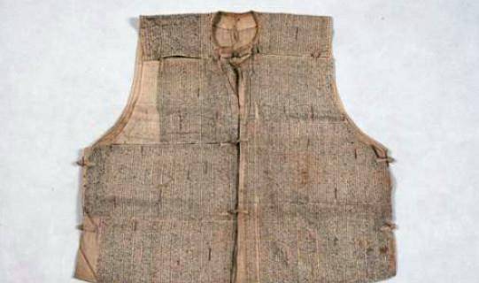 古代男子冬天衣物描写图片