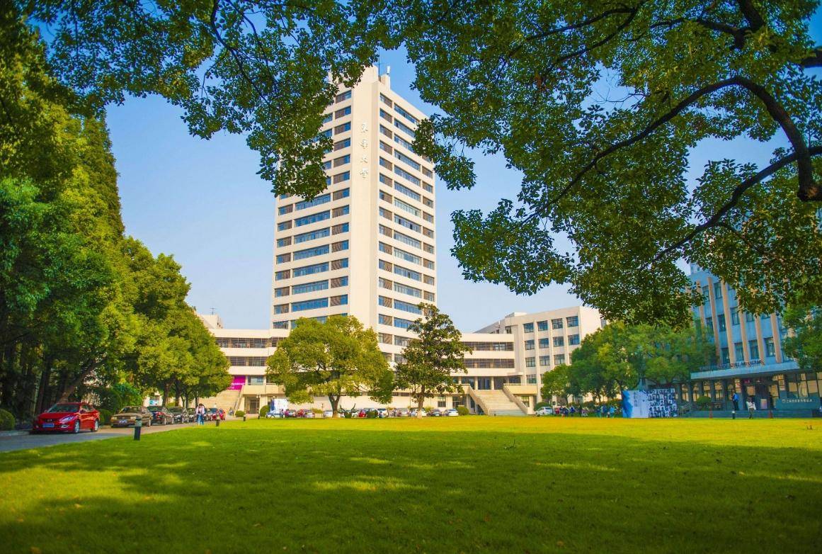 校名像极了"二本"的211大学,被太多学生和家长冤枉,太无奈了_纺织