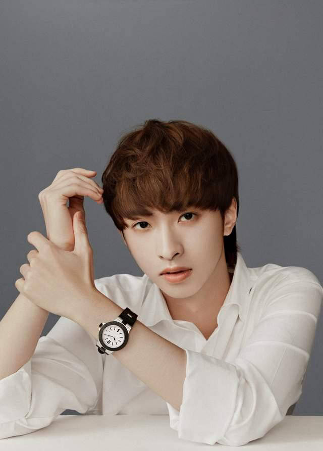 庾澄庆伊能静儿子毕业照细节赞人,网友大呼端水大师