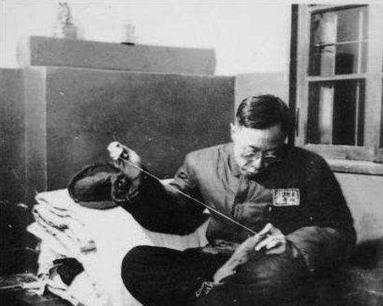 溥仪一生中有过5个老婆,这李淑贤是最后一个,也是陪他走完余生的老来