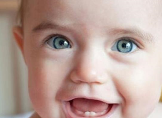 为什么有些婴儿出牙早，有些婴儿出牙晚？这些因素应该知道_时间_孩子_父母。