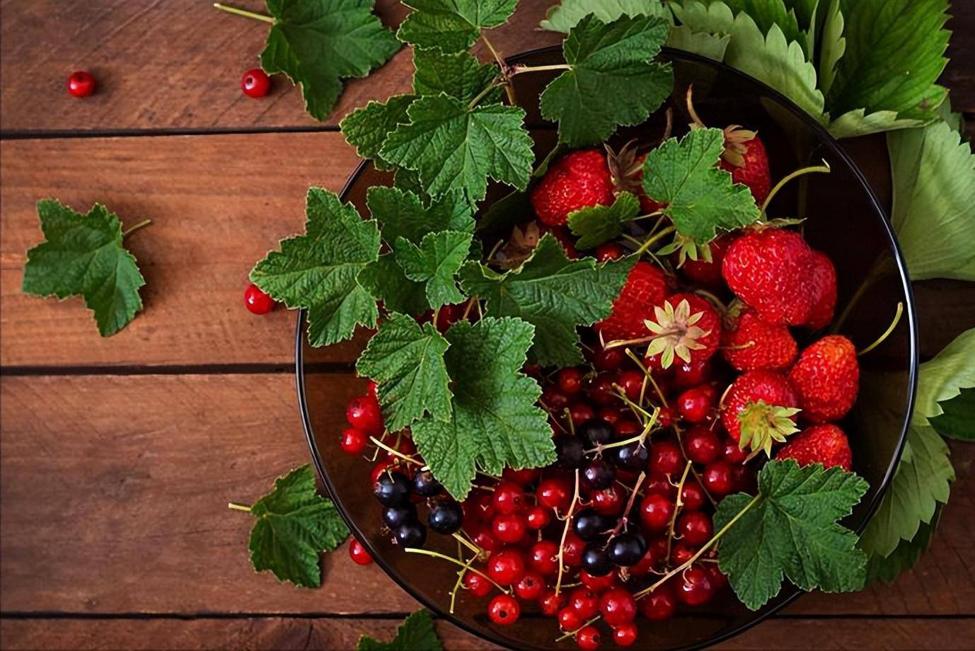 葡萄是高血糖"杀手"?医生劝告:不想血糖飙升,2种水果要忌口