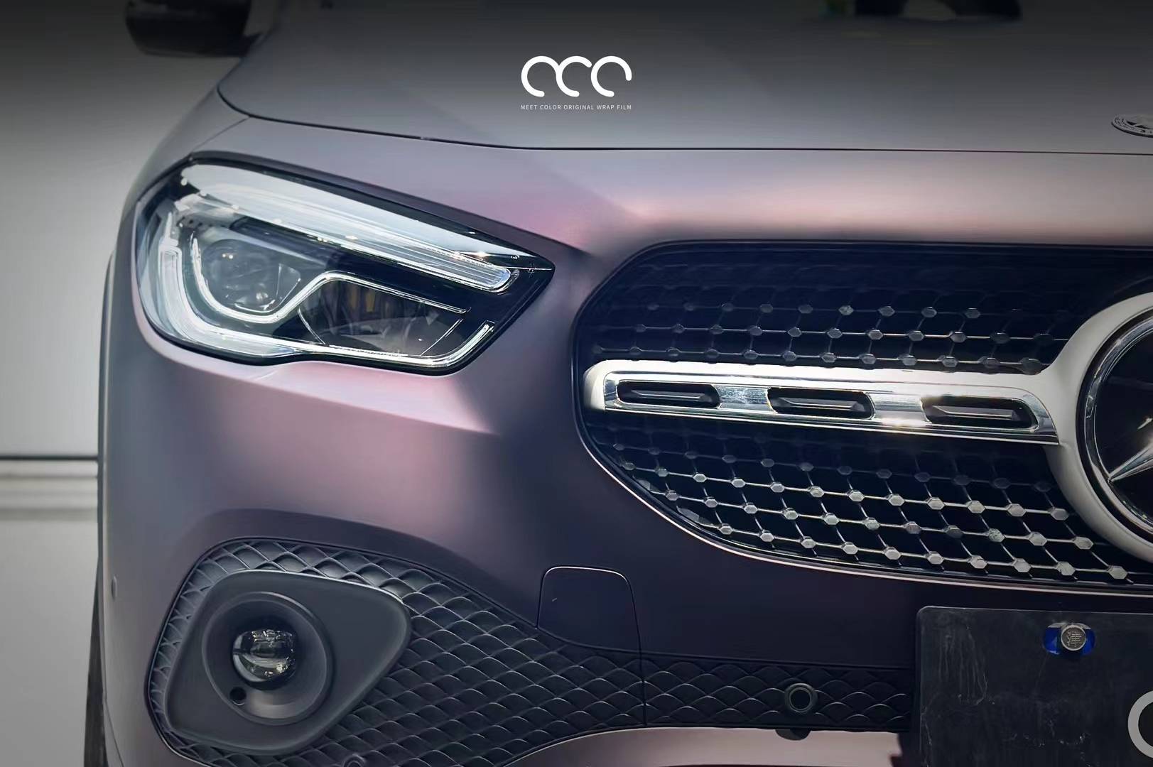 奔驰gla漫彩超亚金属黑紫改色膜,天生自带神秘感