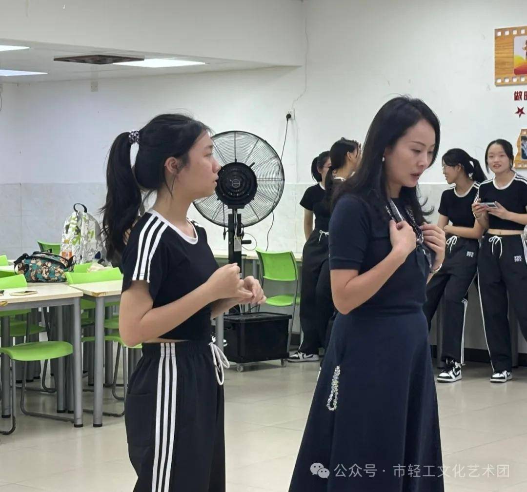 广州市轻工技师学院舞蹈队在广州市禁毒街舞大赛中再获一等奖