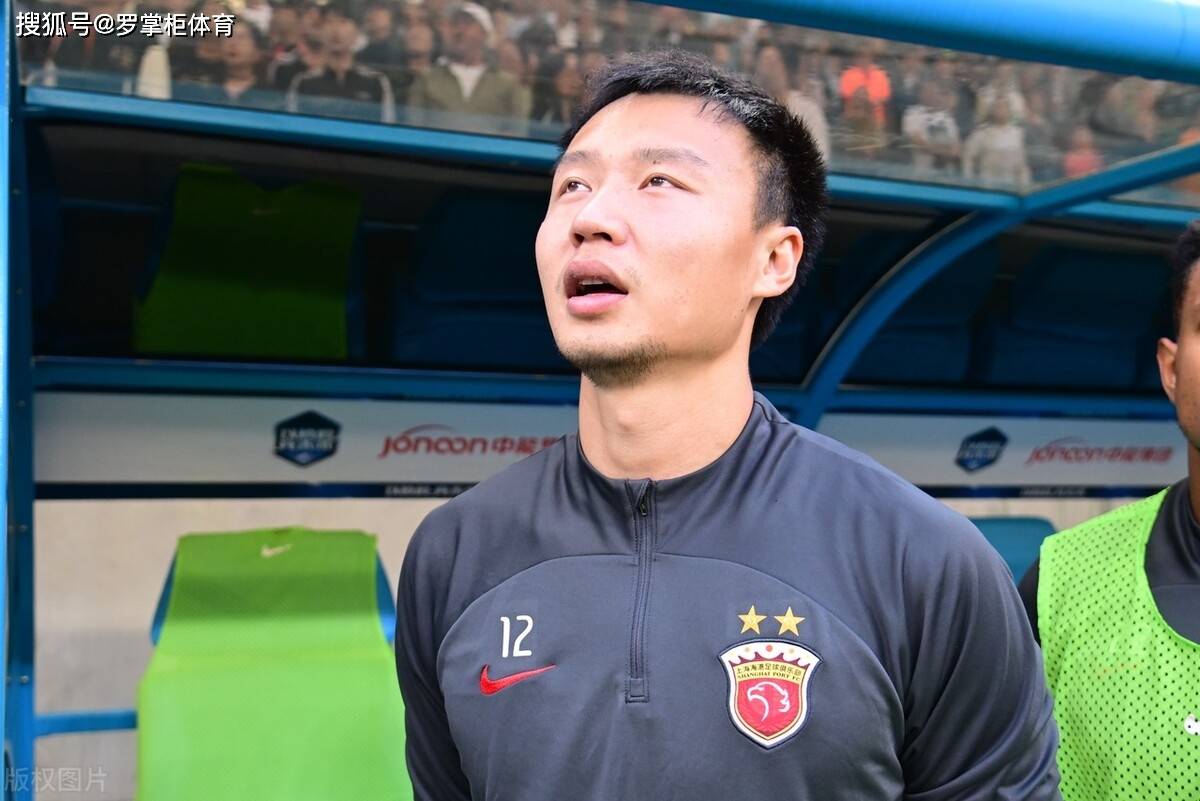 上港门将位置迎来久违的新面孔,本轮踢成都蓉城或首发亮相_陈威_颜骏