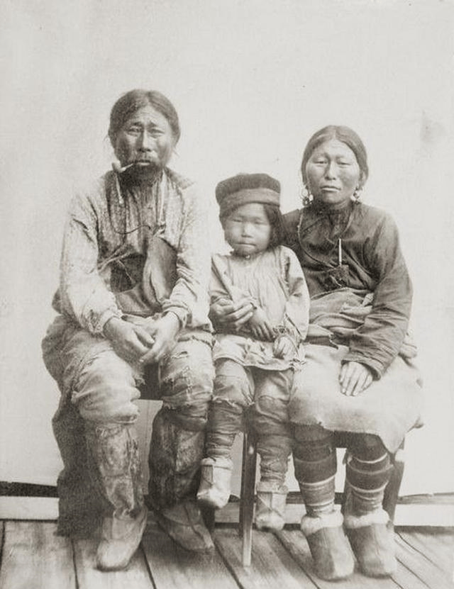 努人的平均身高约1米6左右,面孔具有欧洲人的特征,语言与周边各民族