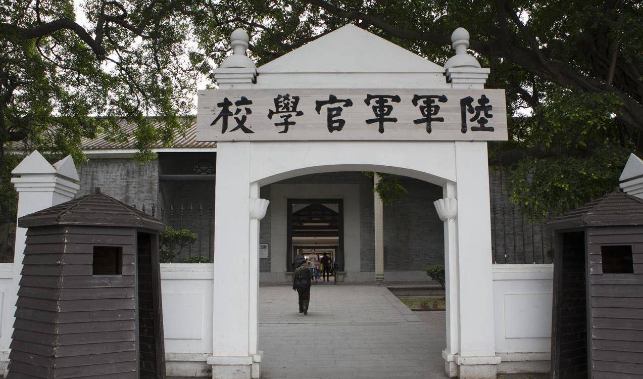 他是功德林战犯管理所的老顽固,与领导都是亲戚,却拒绝接受改造