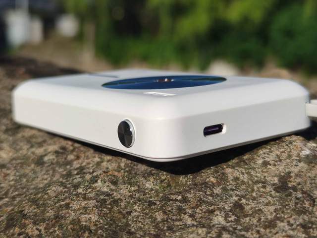 西圣PB充电宝:无线充电新纪元,便携高效的出行伴侣