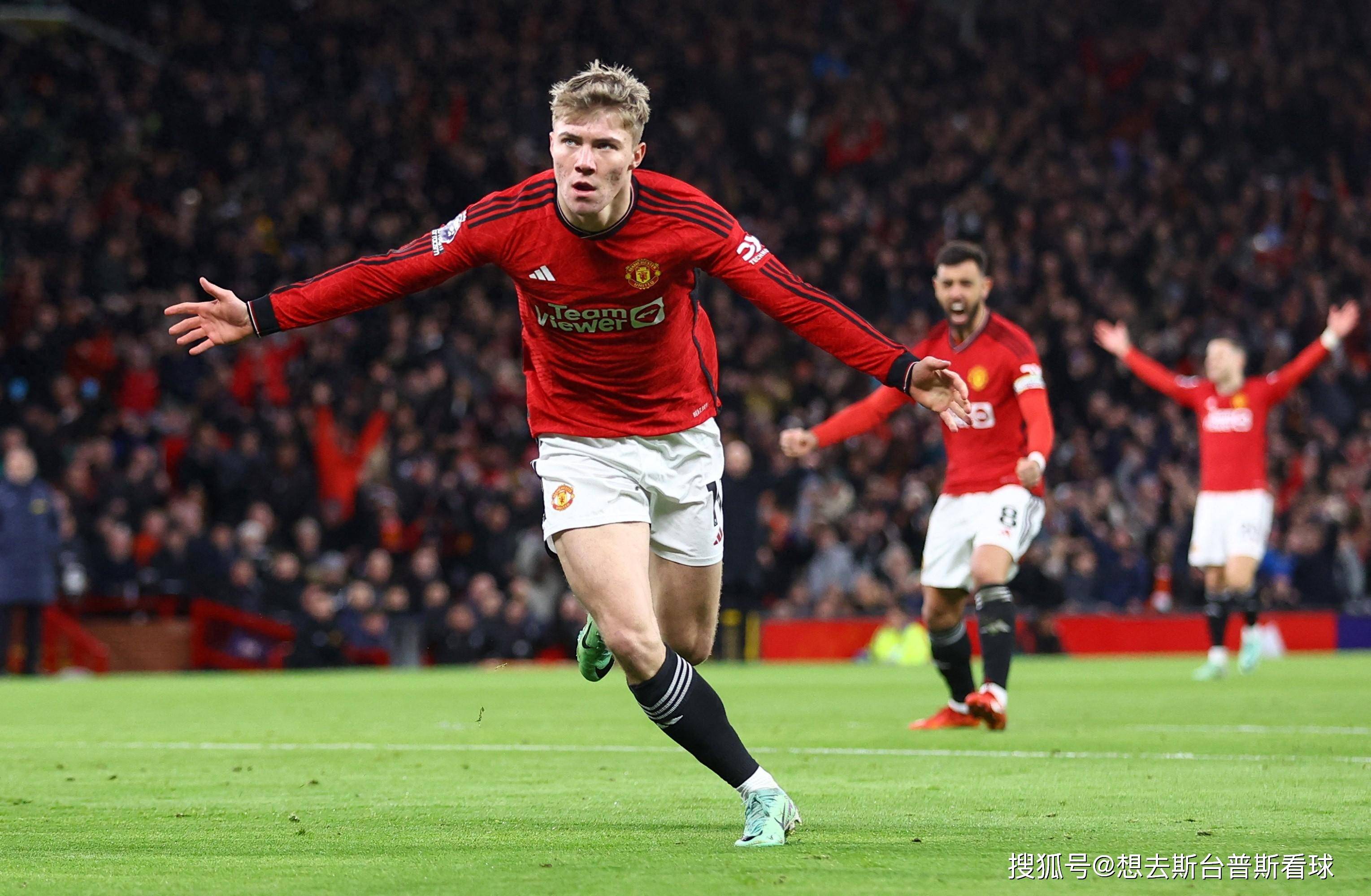 年仅21岁的霍伊伦德是这个时代稀缺的大中锋,以7390万欧的价格加盟后