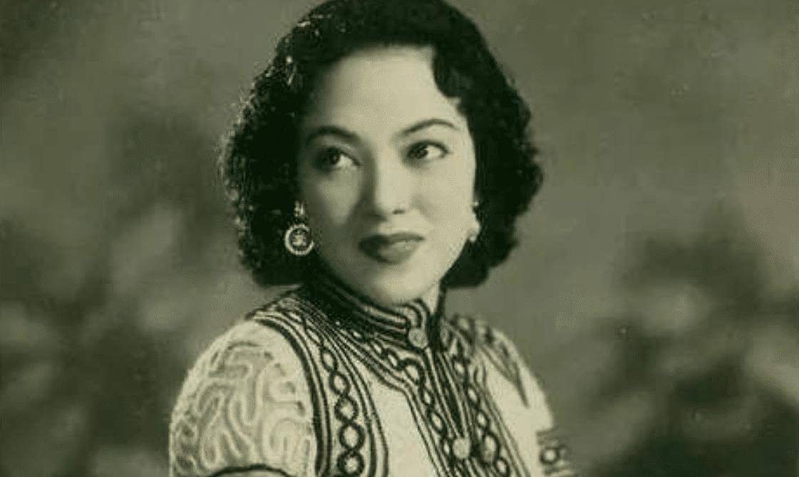 这个被判处死刑的女歌星名叫李香兰,那时候,大部分人都听过李香兰唱的