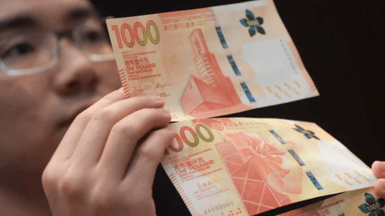 同时申请人在上一评税年度的薪俸税应评税入息达港币200万元或以上,可