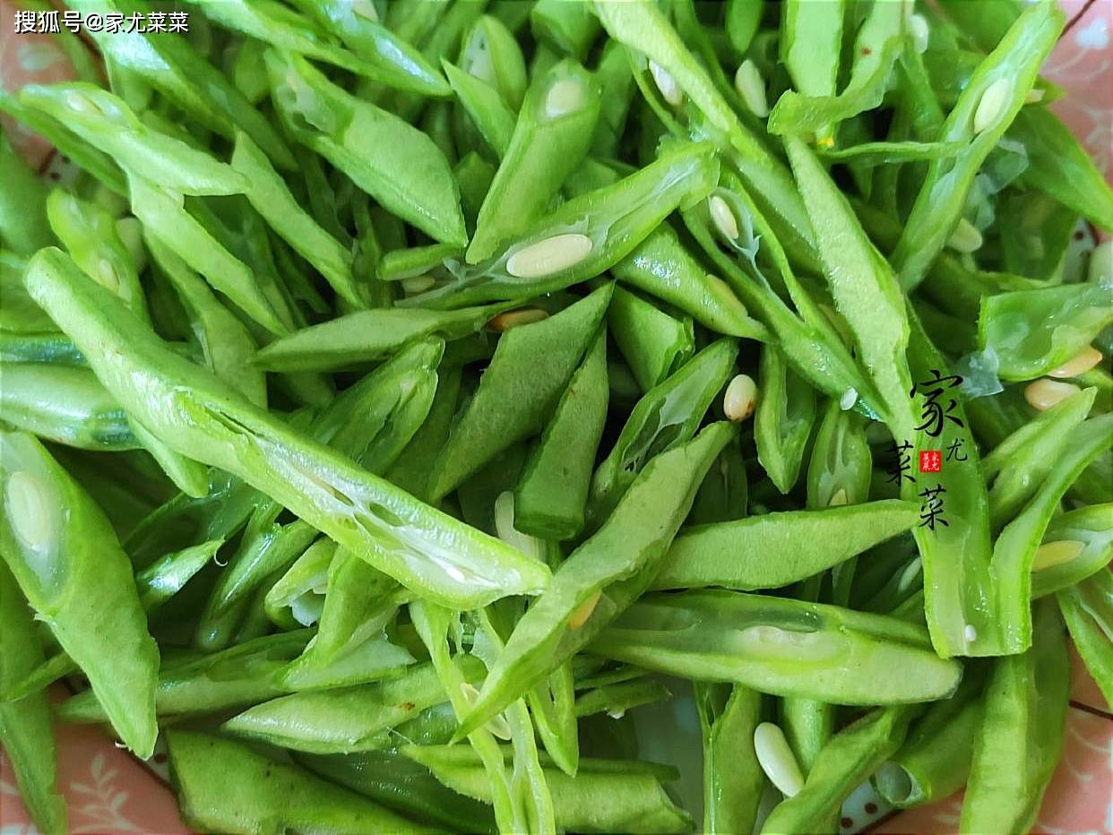 吃10个鸡蛋不如1斤它!天然的"补钙专家",中老年多吃,腿脚有劲精神好