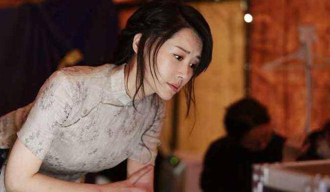 "冻龄"美女李小冉,再次为内衣代言,尽显火辣身材