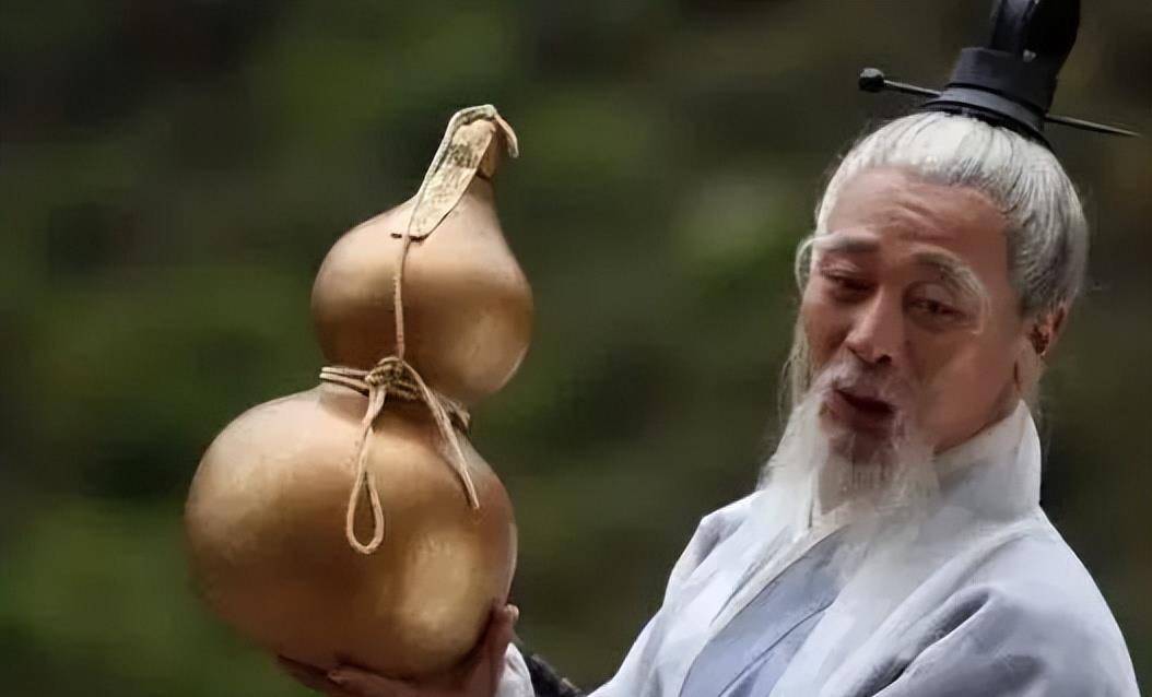 金箍棒前后共经历4位主人,悟空是最弱的一个,其他都是上古大神