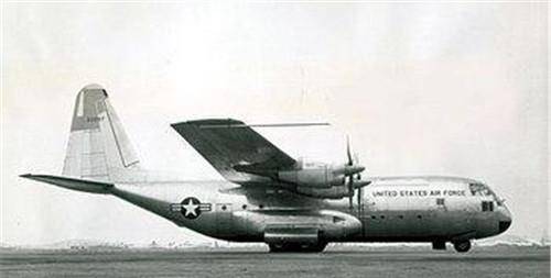 这架914号航班是1955年从纽约飞往佛罗里达的泛美航空公司班机,但是