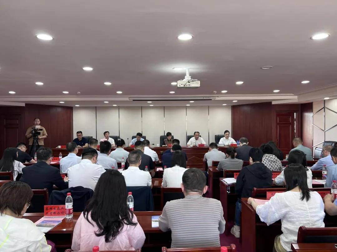 宋华代表内蒙古四川商会参加市工商联与国家税务总局呼和浩特市税务局