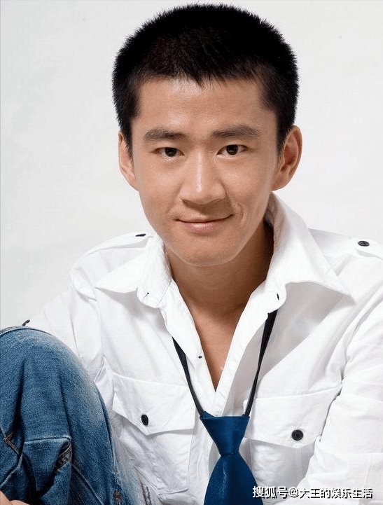 41岁"草根演员"三年片酬未结,卑微讨薪遭无视,他至今还未成家_李嘉明