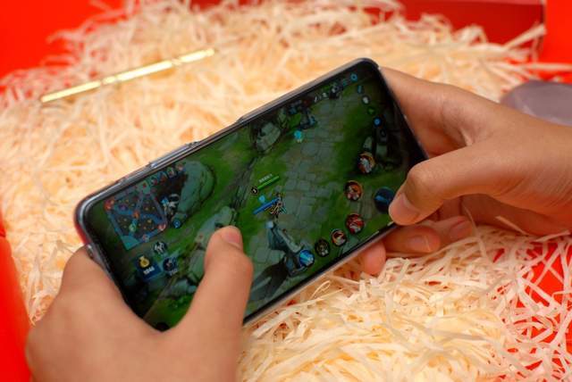 锐捷雪豹BE50路由：5100M超高速，不卡顿，大型空间也能畅快游戏