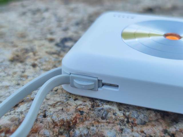 西圣PB充电宝:无线充电新纪元,便携高效的出行伴侣