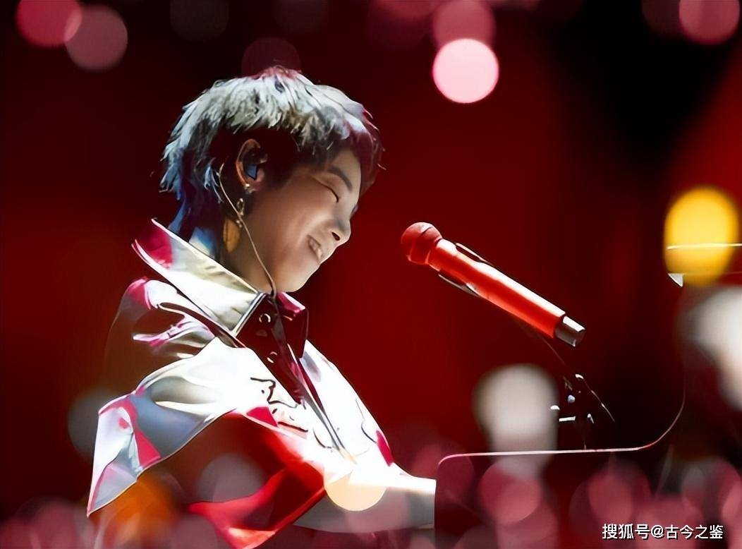 华晨宇,1990年2月7日降生于湖北省十堰市的一个普通家庭.