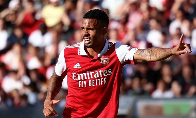 阿森纳前锋状态良好但面临困境备战未来挑战