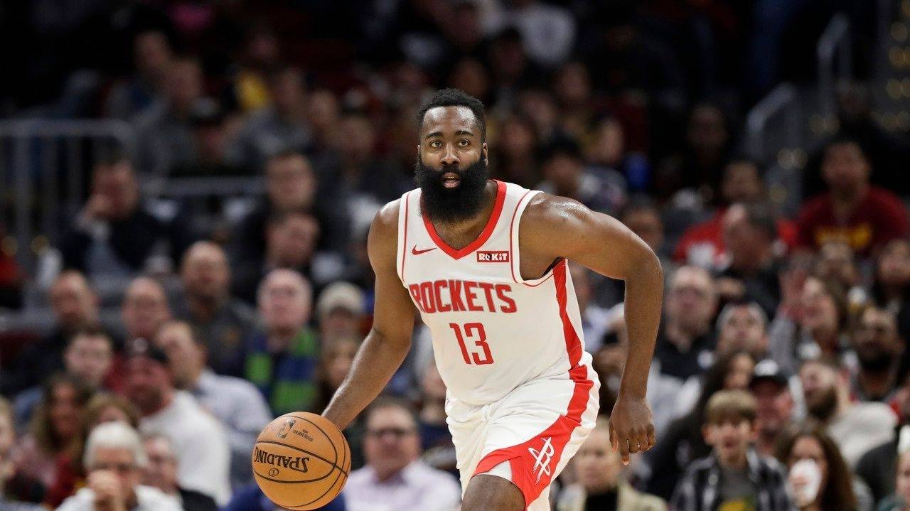 詹姆斯·哈登:昔日巨星连续四季无缘最佳阵容,休赛季或离队?