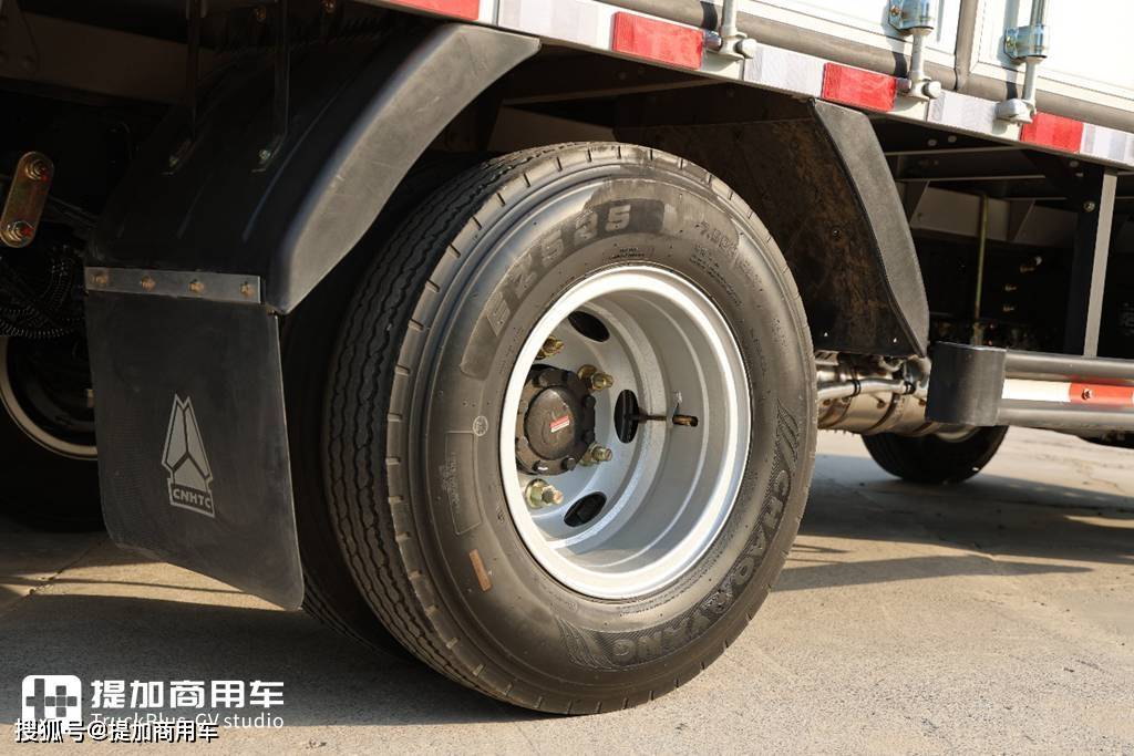 全新豪沃统帅pro高端轻卡来袭,带ok窗和电动天窗,配置真不一样