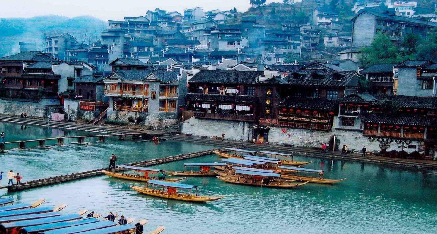 湖南一小县太厉害,3条高铁2条高速齐聚于此,是粤西及西南门户