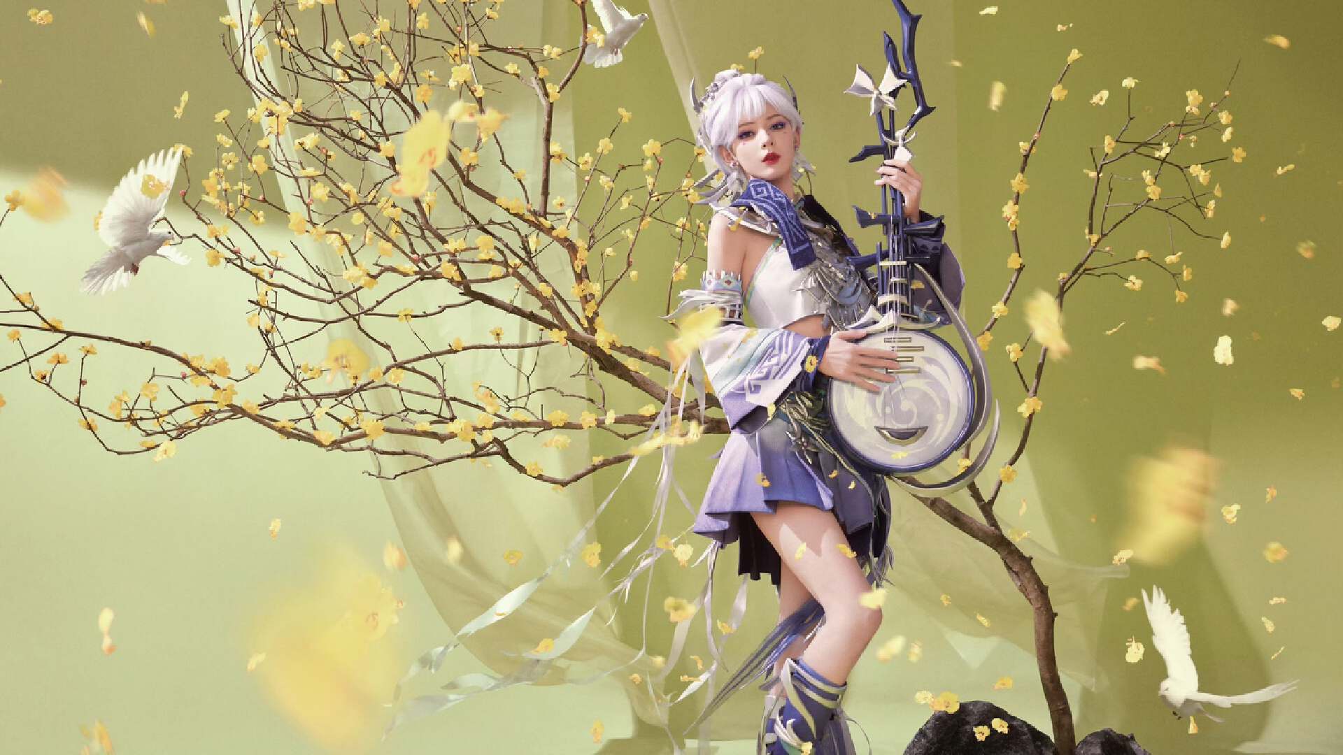 宋茜cos杨玉环,古风造型十分惊艳,身姿妖娆,举止优雅,绝美!