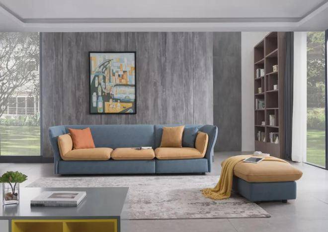 ①撞色沙发色调的选定,几乎奠定了客厅整体装修的格调