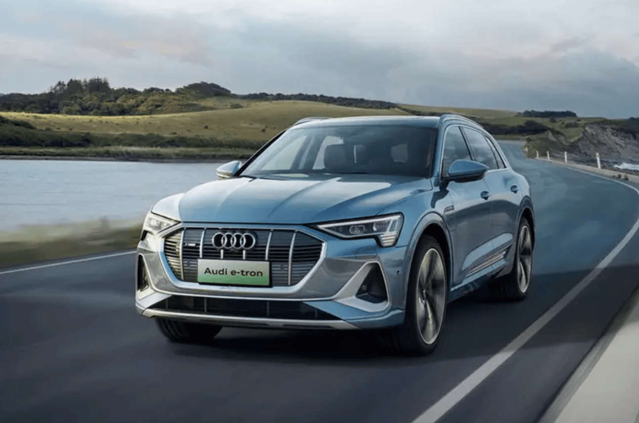 50多万的奥迪suv降价超22万元,车长4米9马力313匹值不值