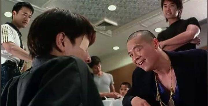 刘德华纹身,佩戴大金链子,年轻时候的这部电影让人大呼过瘾