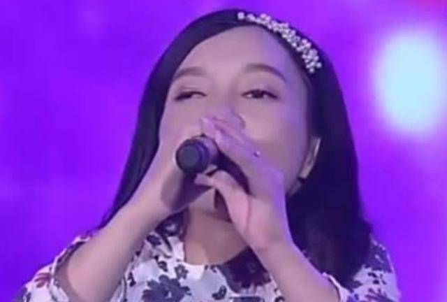 90厘米袖珍美女,不听医生劝阻执意生娃,如今孩子成"瓷娃娃"_潘丽_身高