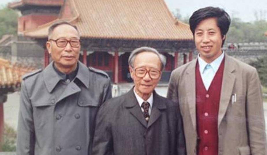 溥仪皇帝膝下无子,亲弟弟却留下3个后代,如今个个不简单