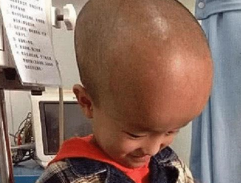 母婴店推销"假奶粉",把饮料当奶粉卖,多名宝宝变"大头娃娃"