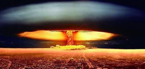 原子弹爆炸时,瞬间跳入水中能活命吗?长崎核爆幸存少女这样说