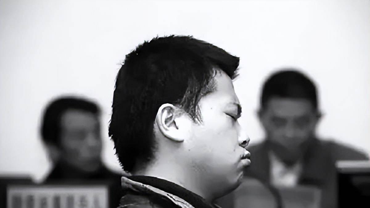 2014年,赘婿杀妻,打电话通知亲友却无人相信,为证明投案自首