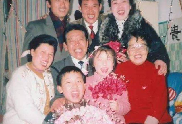 为报答恩情,单田芳娶了大他8岁的女人,妻子病故后他决意不再娶