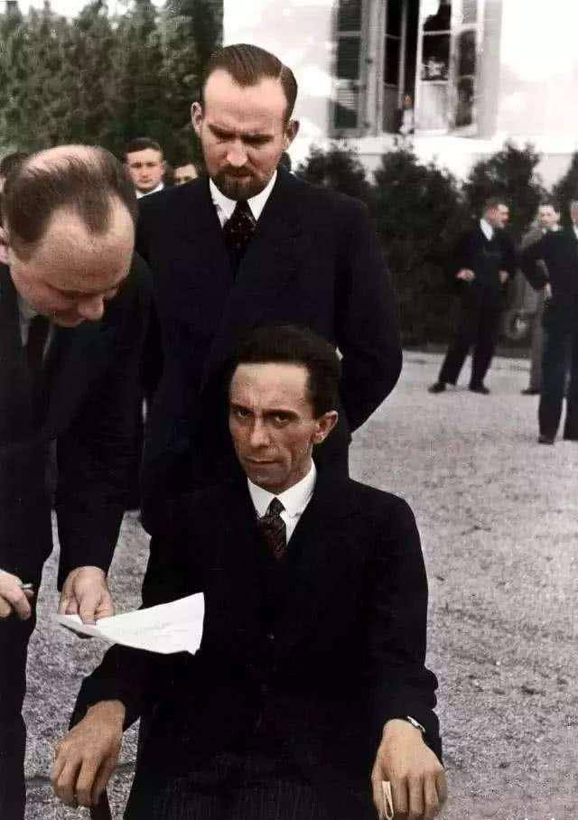 方向选错,越努力越悲剧:恶棍脸谱下的戈培尔,其实也挺可怜